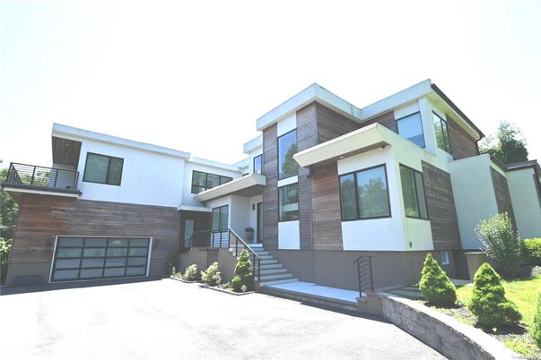 Attached, Exterior, Facade, Modern