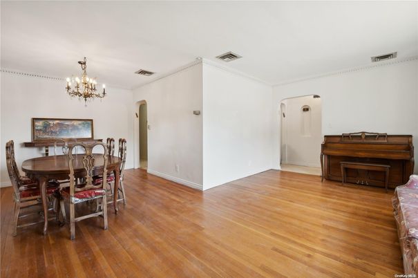 Chandelier, Dining room, Interior, Piano, Wood Texture Flooring