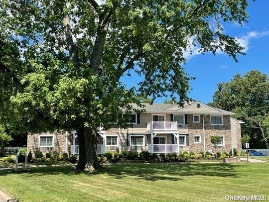 Backyard, Exterior, Facade, Brick Facade, Georgian