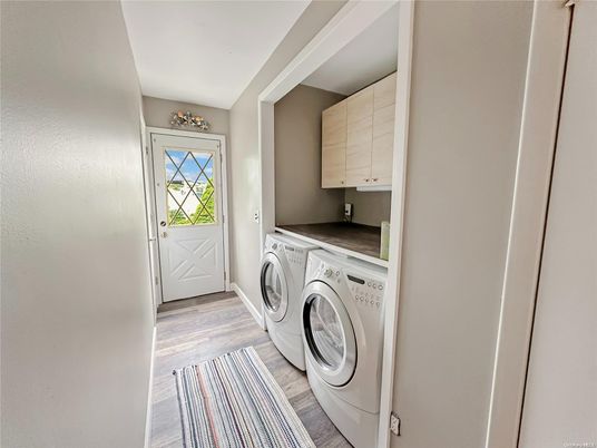 Interior, Washer, Wood Texture Flooring