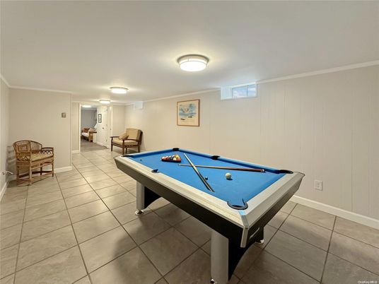 Billiard Table, Game Room, Interior