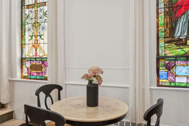 Dining room, Interior