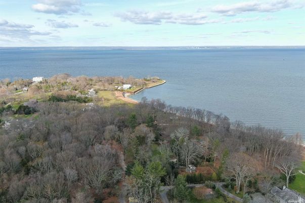 Exterior, Lake