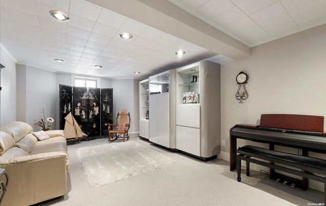 Interior, Living room, Piano, Recessed Lighting, Washer