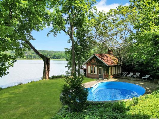 Exterior, Lake, Pool