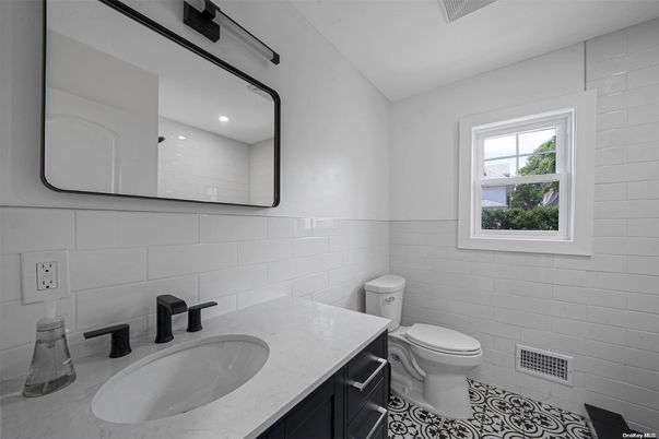 Bathroom, Interior, Recessed Lighting