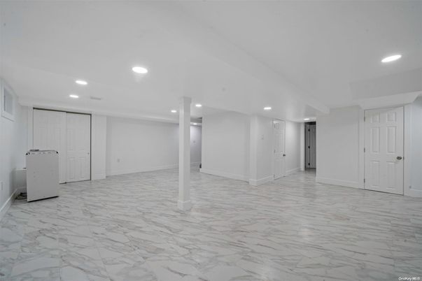 Empty room, Interior, Marble, Recessed Lighting