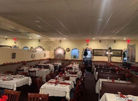 Dining room, Interior, Recessed Lighting