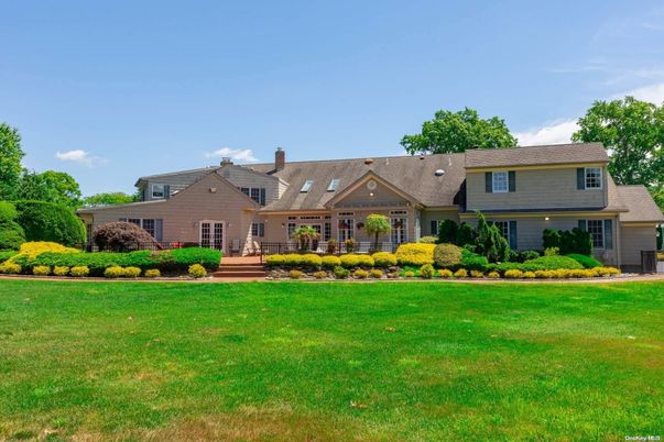 Attached, Backyard, Exterior, Facade, Split Level