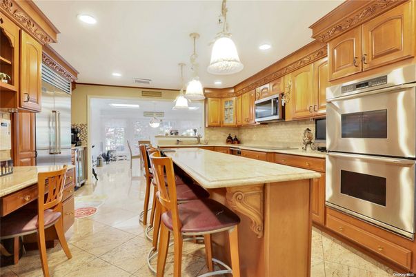 Dining room, Interior, Kitchen, Pendant Lights, Recessed Lighting, Stainless Steel Appliances