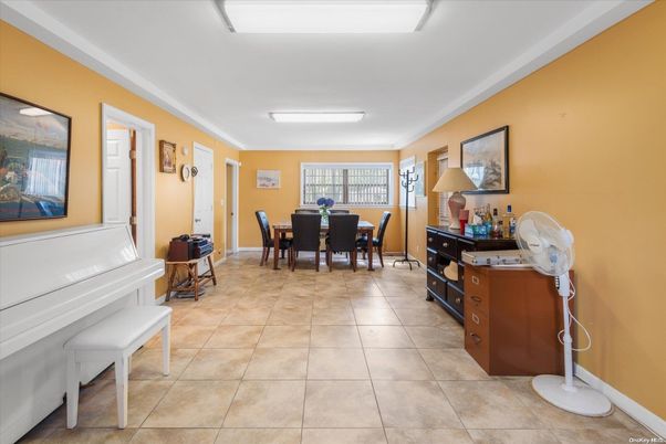Dining room, Interior