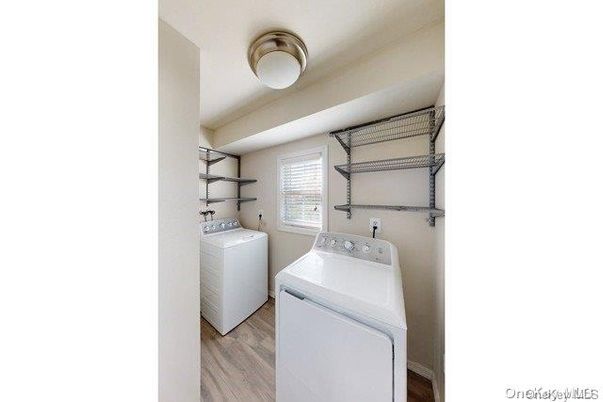 Interior, Utility Closets, Washer, Wood Texture Flooring