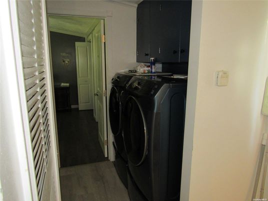 Interior, Washer, Wood Texture Flooring