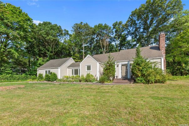 Backyard, Exterior, Facade, Cape Cod