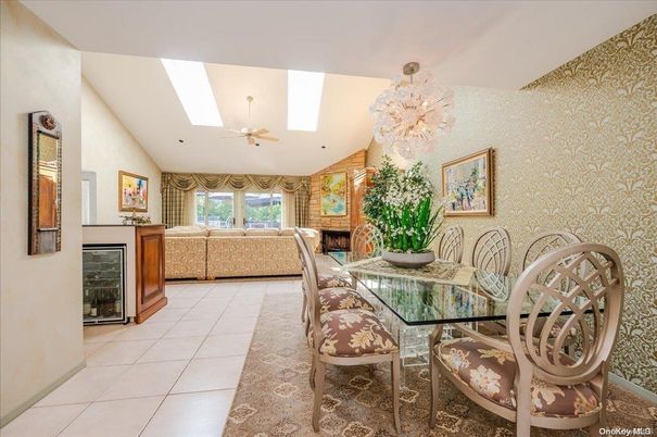 Chandelier, Dining room, Interior