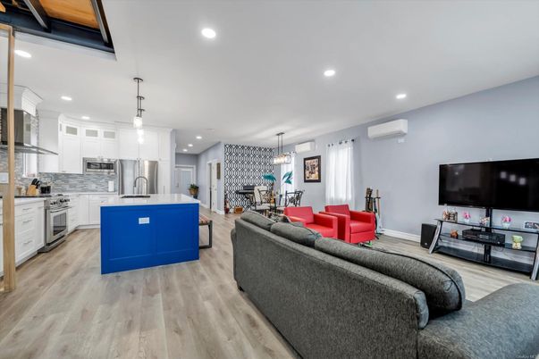 Dining room, Interior, Kitchen, Living room, Pendant Lights, Recessed Lighting, Stainless Steel Appliances, Wood Texture Flooring