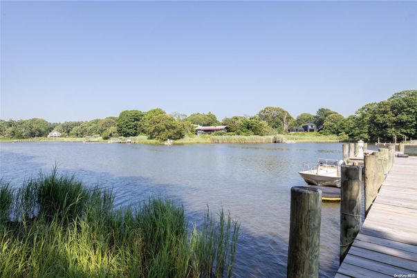 Exterior, Lake