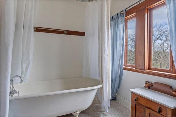 Bathroom, Free Standing Baths, Interior
