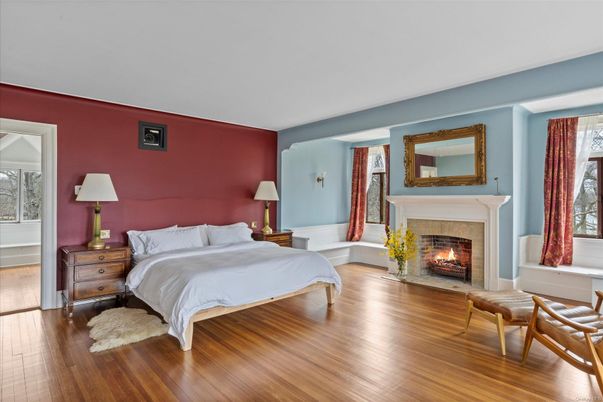 Bedroom, Fireplace, Interior, Wood Texture Flooring