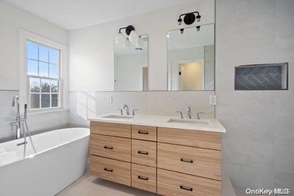 Bathroom, Dual Sink Vanities, Free Standing Baths, Interior