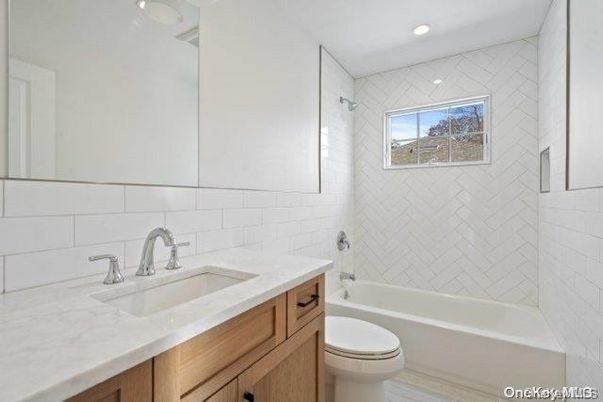 Bathroom, Interior, Recessed Lighting, Wood Texture Flooring