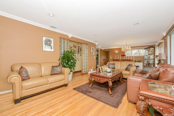 Chandelier, Dining room, Interior, Living room, Recessed Lighting, Wood Texture Flooring