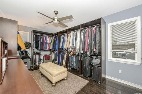 Interior, Walk-in Closets, Wood Texture Flooring