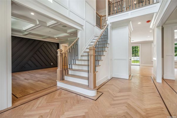 Interior, Recessed Lighting, Wood Texture Flooring