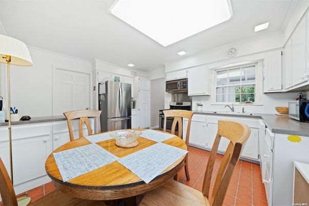 Dining room, Interior, Kitchen, Recessed Lighting, Stainless Steel Appliances