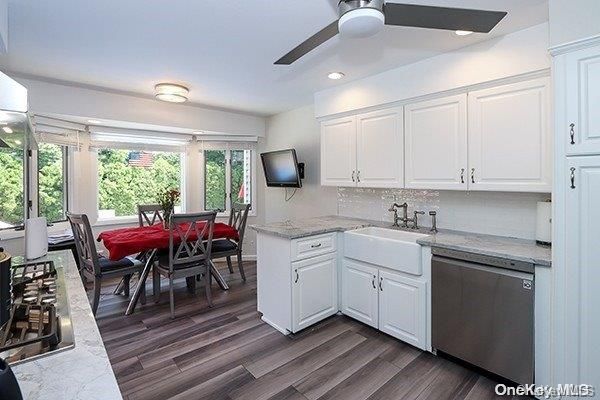 Dining room, Interior, Kitchen, Recessed Lighting, Wood Texture Flooring
