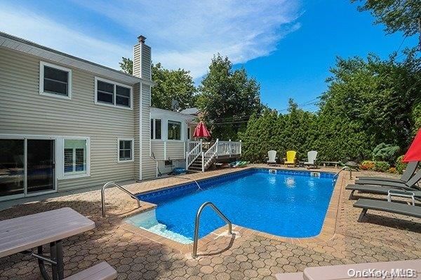 Exterior, Pool