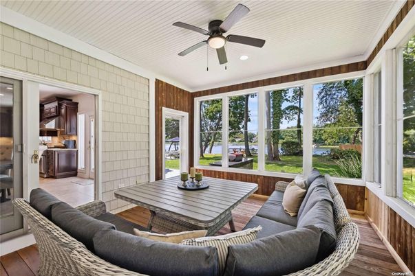 Interior, Living room, Recessed Lighting, Sun Room, Wood Texture Flooring