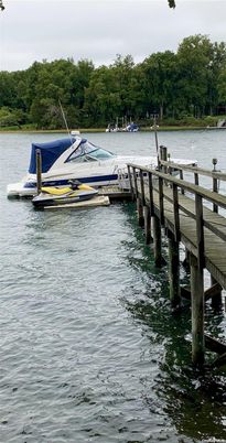 Exterior, Lake