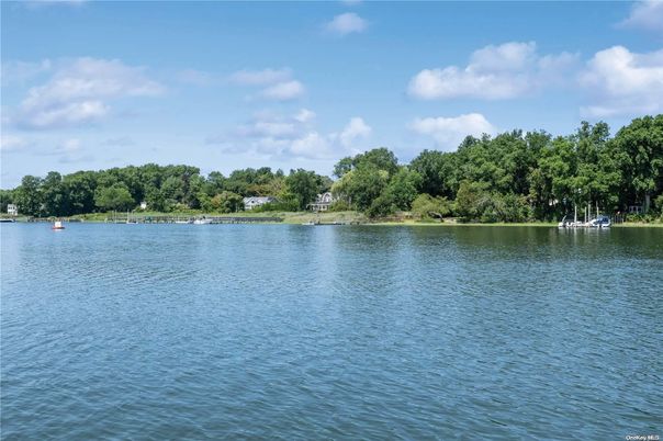 Exterior, Lake
