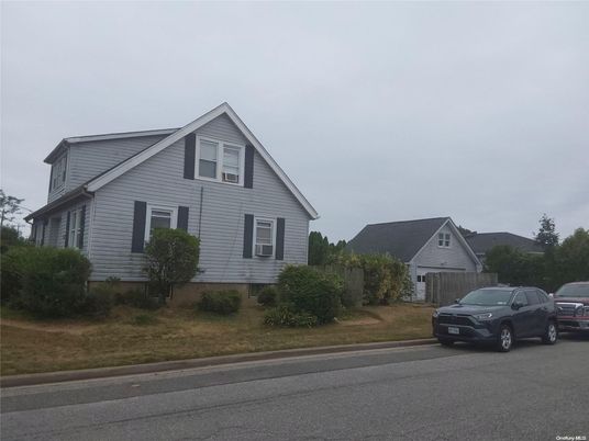 Exterior, Facade, Farmhouse