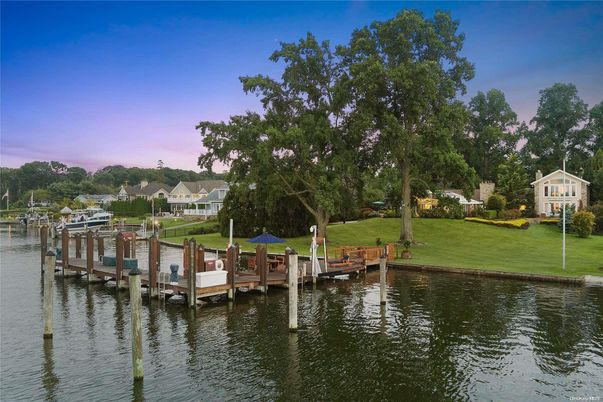 Exterior, Lake