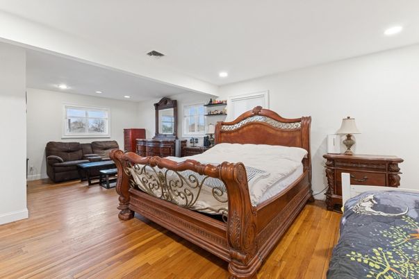 Bedroom, Interior, Piano, Recessed Lighting, Wood Texture Flooring