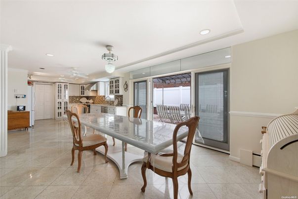 Dining room, Interior, Recessed Lighting