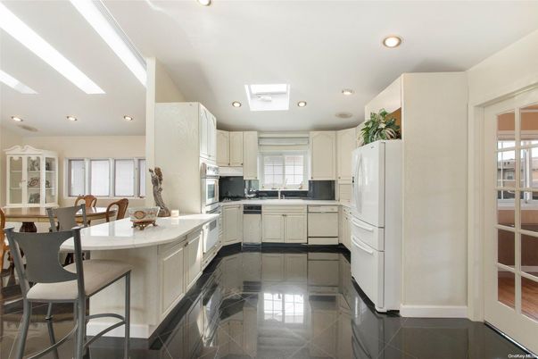 Dining room, Interior, Kitchen, Recessed Lighting