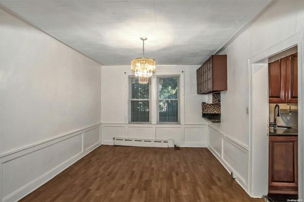 Chandelier, Empty room, Interior, Wood Texture Flooring