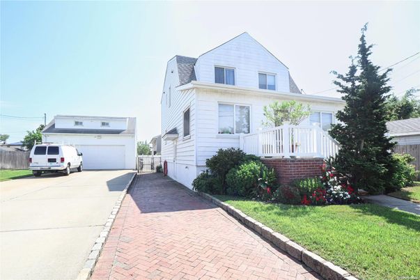 Detached Garage, Exterior