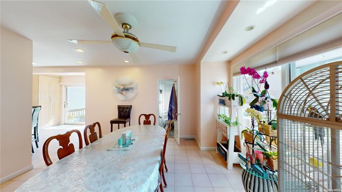 Dining room, Interior, Recessed Lighting