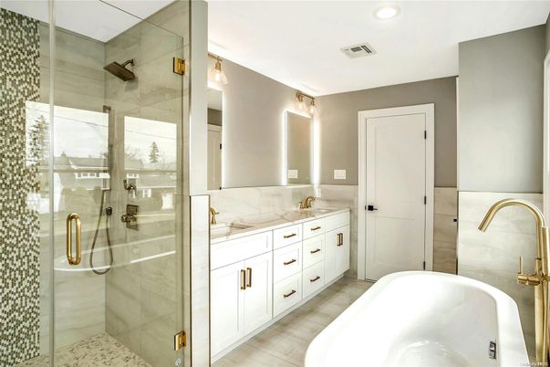 Bathroom, Dual Sink Vanities, Free Standing Baths, Glass Shower, Interior, Recessed Lighting