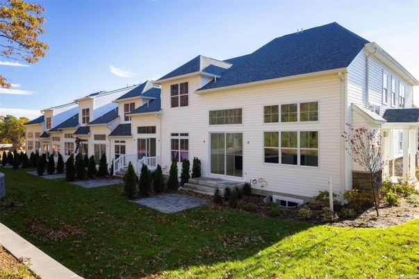 Exterior, Facade, Farmhouse