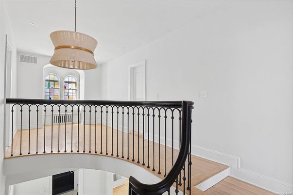 Interior, Pendant Lights, Wood Texture Flooring
