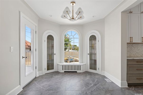 Chandelier, Interior