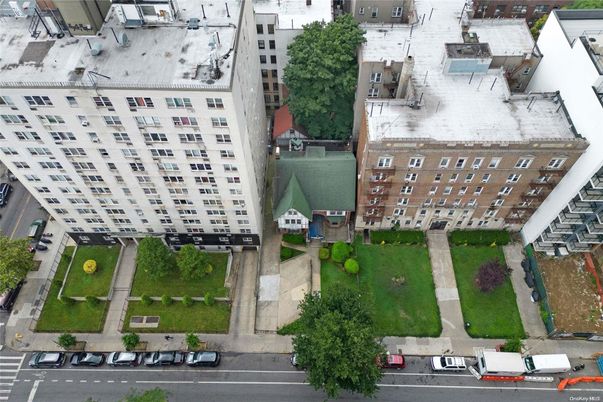 Exterior, Drone
