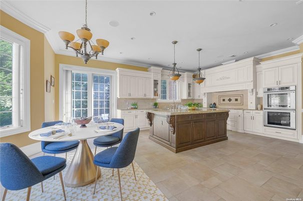 Chandelier, Dining room, Interior, Kitchen, Pendant Lights, Recessed Lighting, Stainless Steel Appliances