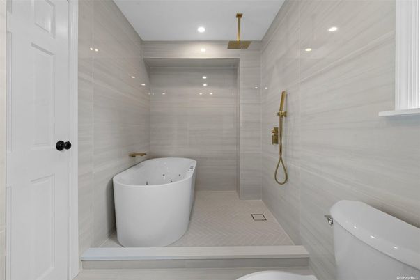 Bathroom, Free Standing Baths, Glass Shower, Interior, Recessed Lighting