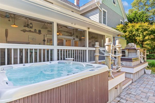 Exterior, Hot Tub